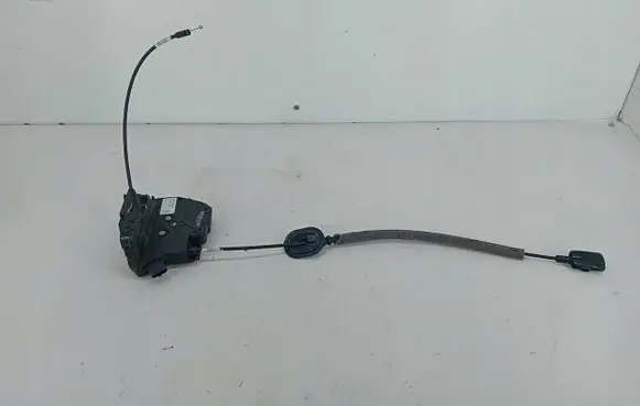 Renault Captur Front door lock 805003529R