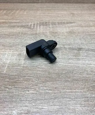 BMW 5 E39 Camshaft position sensor 2249320 602163