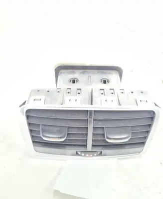 Rear air vent grill