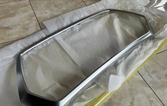 Front bumper upper radiator grill