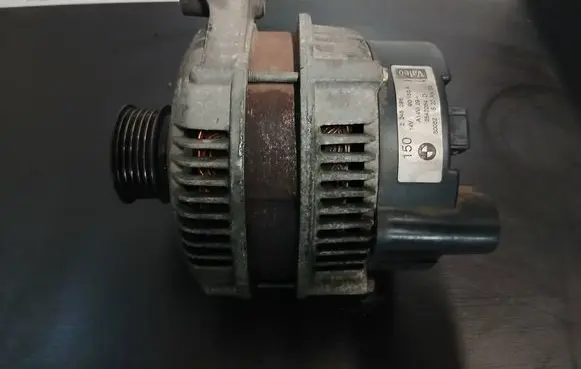 BMW 5 E39 Generator/alternator 2248296 2542264D