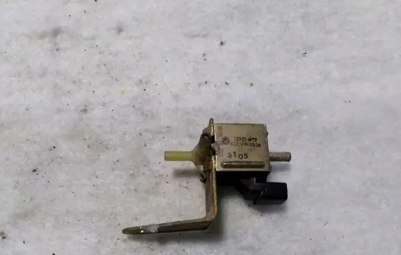 Audi A6 S6 C4 4A Turbo solenoid valve 437906283A