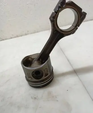 Volkswagen Transporter - Caravelle T4 Piston with connecting rod 