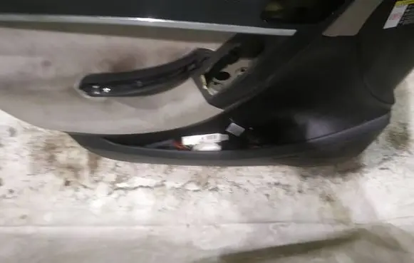 Citroen C4 Grand Picasso Front door card panel trim 