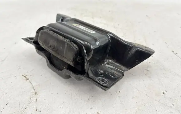 Volkswagen Golf VIII Engine mount bracket 5Q0199555BK