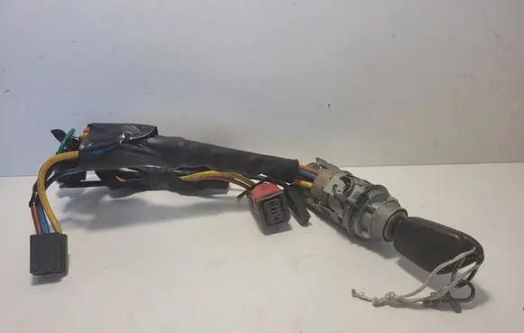 Peugeot 607 Ignition lock N0500109