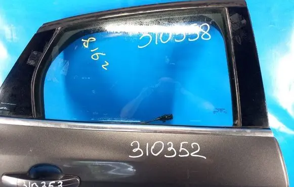 Ford Focus Front windscreen/windshield window CP9Z5825712A
