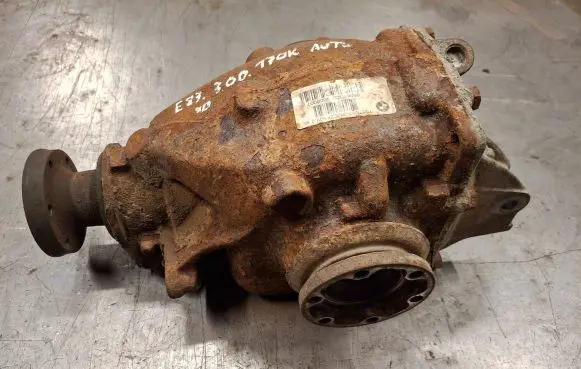 BMW X3 E83 Rear differential 7567987 EZE10V346 89061201400007