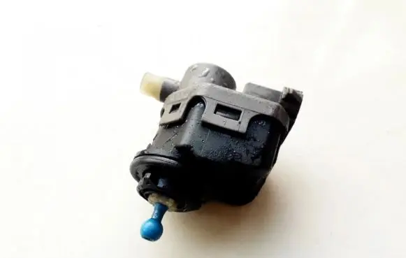Nissan Primera Headlight level adjustment motor 7700420737