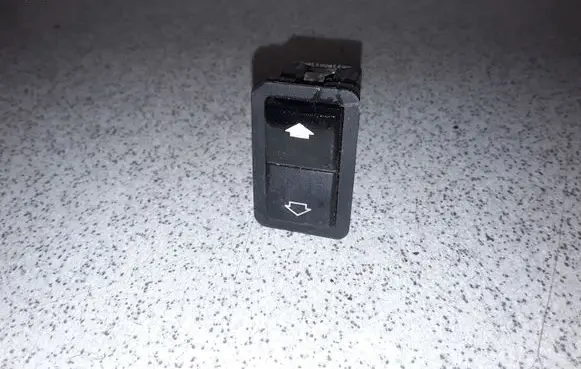BMW 5 E39 Electric window control switch 8368974