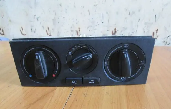 Volkswagen Polo III 6N 6N2 6NF Climate control unit 1J0820045F