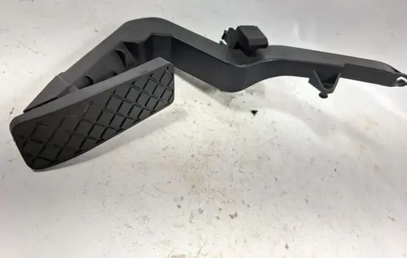 Volkswagen PASSAT B5 Accelerator throttle pedal 8D1721506