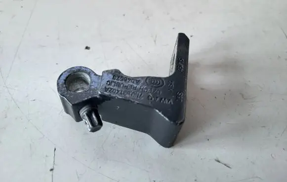 Skoda Octavia Mk3 (5E) Front door upper hinge 7N0831402A