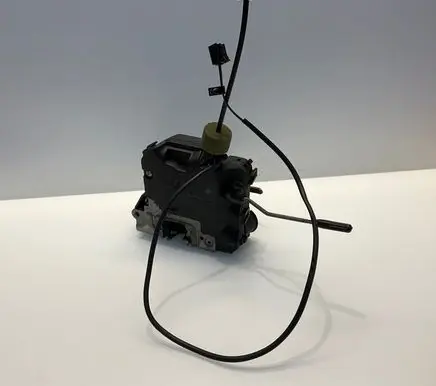 Mercedes-Benz E W211 Front door lock 2117200635 A2117200635