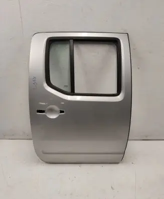 Nissan Navara D40 Front door