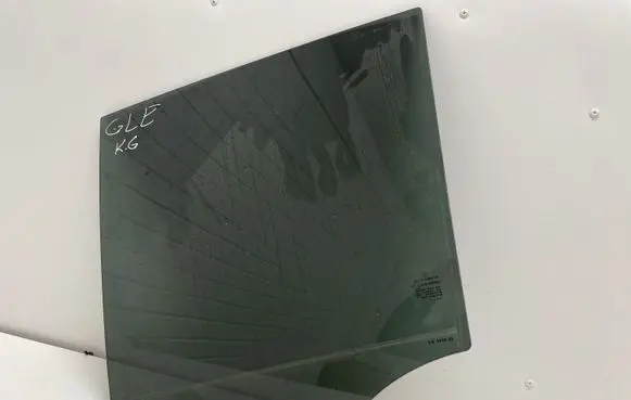 Mercedes-Benz ML W166 Rear door window glass