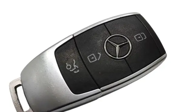 Mercedes-Benz GLA H247 Ignition key/card A1779056704