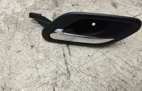 BMW 5 E39 Front door interior handle 8226059