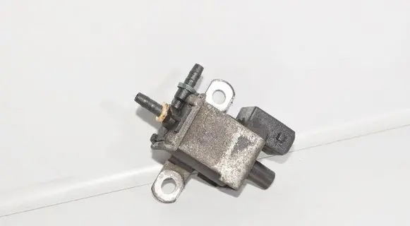 BMW X5 E53 Turbo solenoid valve 1742711