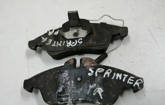 Mercedes-Benz 309 Brake pads (front) 