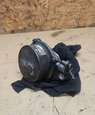 BMW 3 E90 E91 Vacuum pump 700437012