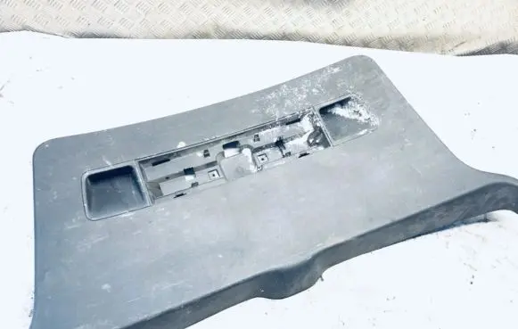 Volkswagen Touran I Other trunk/boot trim element 1t0867601e