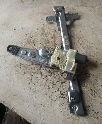 Peugeot 3008 I Front window lifting mechanism without motor 9682808980