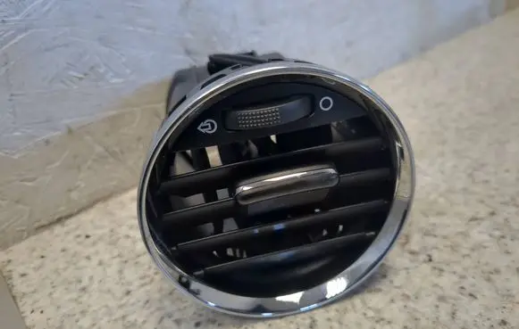Peugeot RCZ Dashboard side air vent grill/cover trim 1005166 9655994277