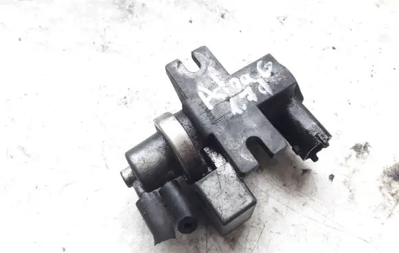 Opel Astra G Vacuum valve 9128118