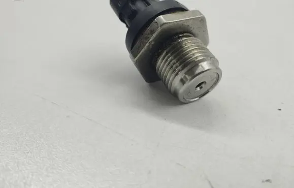 Fuel pressure sensor