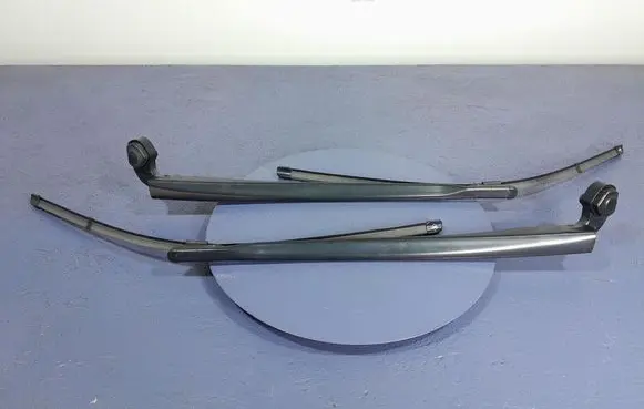 Seat Leon (1P) Front wiper blade arm 1P0955409A