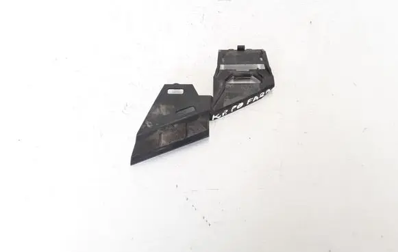 Volvo C70 Front bumper mounting bracket