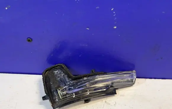 Volvo XC90 Mirror indicator light 31385685