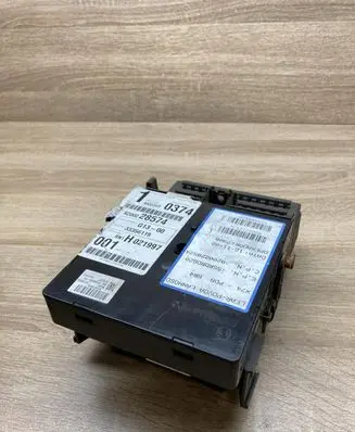 Renault Laguna II Fuse module 8200228574 518834007