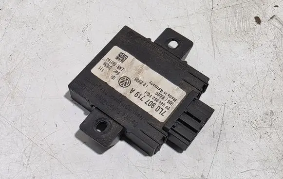 Volkswagen Touareg I Alarm control unit/module 7L0907719A