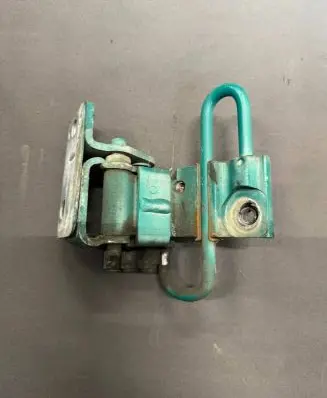 Volkswagen Caddy Front door lower hinge 1T0831412A FES05794