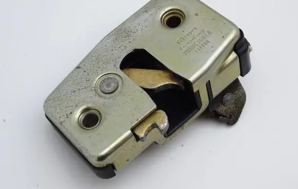Volkswagen Transporter - Caravelle T4 Sliding door lock 701843604A