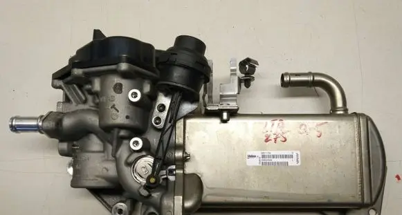 Audi Q5 SQ5 EGR valve cooler 8R0971845E