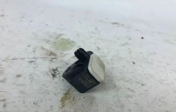 Maserati Ghibli Airbag deployment crash/impact sensor 670038225 74B170922