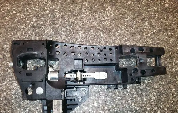 Rear door exterior handle/bracket