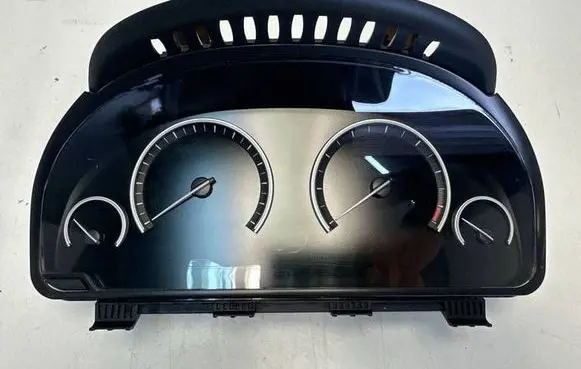 BMW 5 F10 F11 Speedometer (instrument cluster) 17388410 0263726404 6831690