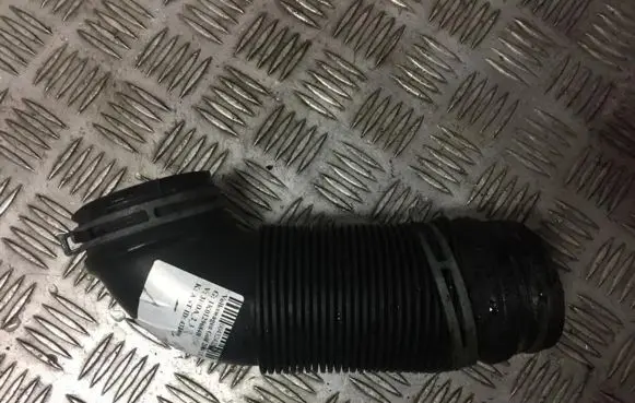 Volkswagen Golf V Air intake hose/pipe 1K0129684B 446148DE