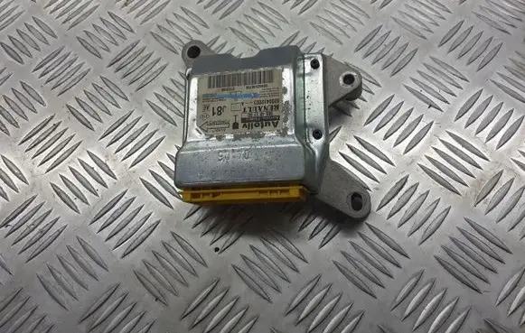 Renault Espace IV Airbag control unit/module 8200412023