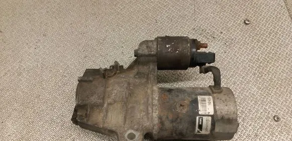 Volkswagen Golf IV Starter motor LRS01465