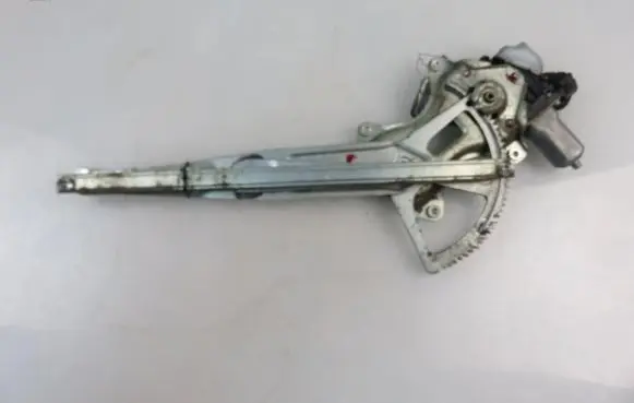 Toyota Urban Cruiser (XP110) Front door window regulator with motor