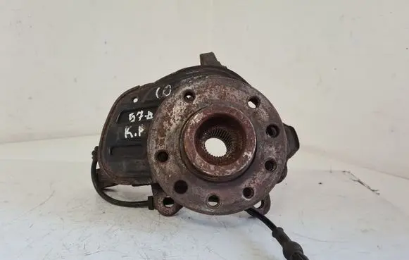 Opel Combo C Front wheel hub spindle knuckle