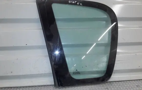 Citroen C3 Picasso Rear side window