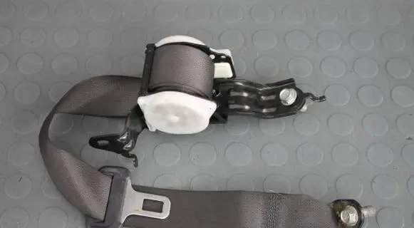 Honda Insight Seat belt trim 