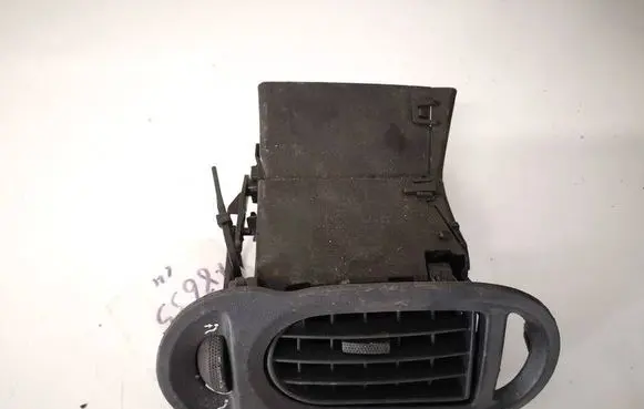 Renault Modus Dash center air vent grill 4622616 4622617