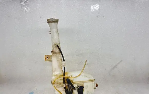 Windshield washer fluid reservoir/tank